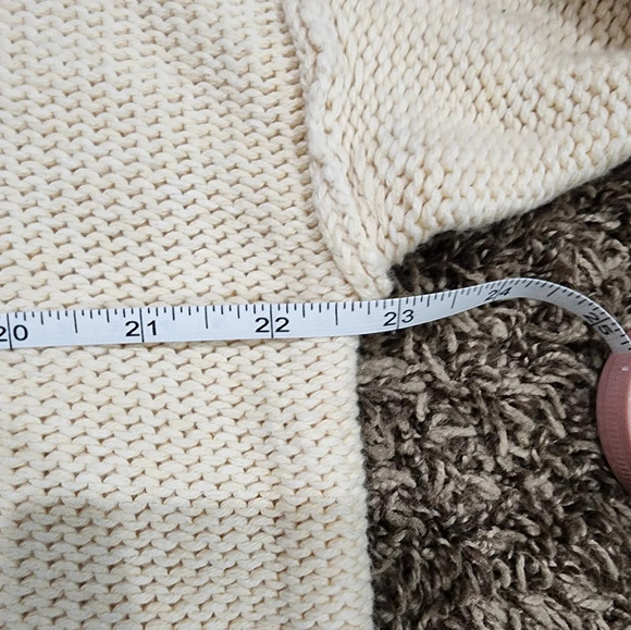 New American Eagle cable sweater size L - Picture 3 of 9